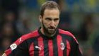 مدير ميلان يطالب هيجوايين بتحمل المسؤولية