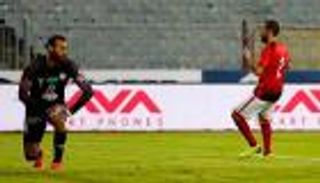 الأهلي المصري يعود للانتصارات على حساب سموحة