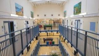 1137 نزيلا يكملون دراساتهم في سجون منطقة مكة المكرمة - صورة أرشيفية