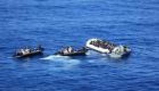 اتصالات أوروبية مكثفة لحل أزمة 49 مهاجرا عالقا بالبحر المتوسط