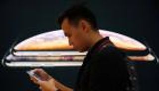 أبل تخفض إنتاج هواتف آيفون بسبب المبيعات