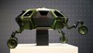 بالصور.. سيارة هيونداي تزحف وتمشي لإنقاذ البشر في الكوارث الطبيعية