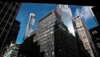 الشركة باعت عقار مانهاتن لتخفيف ديونها