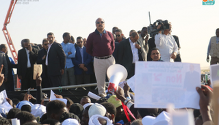 الرئيس الموريتاني محمد ولد عبدالعزيز وسط الحشود في نواكشوط