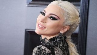  المغنية ليدي جاجا 