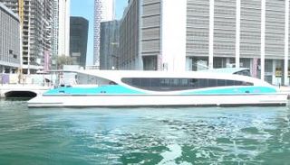 قارب "فيري دبي" التابع لهيئة الطرق والمواصلات  