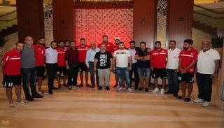 الجالية اللبنانية تزور المنتخب في دبي