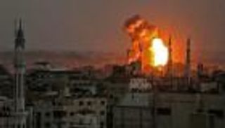 الاحتلال يصيب شابا فلسطينيا في الخليل ويقصف موقعين في غزة