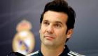 سولاري يحذر من ريال بيتيس ويوضح موقف إيسكو