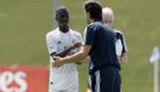 سولاري يتمسك بالأمل في لحاق فينيسيوس بمواجهة بيتيس