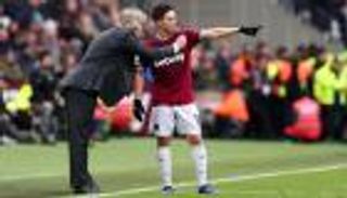 نصري يعود للملاعب ويصنع هدفا ضد أرسنال