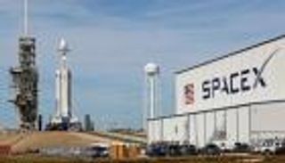  سبيس إكس تستغني عن 600 موظف