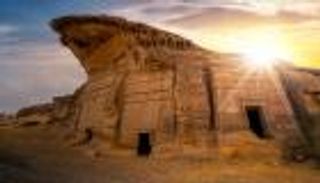 مدينة العلا التاريخية.. نافذة السياحة السعودية نحو العالمية