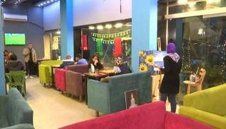 الرسم والغناء ضمن قائمة خدمات مقهى "أرت كافيه" بمصر