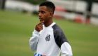 سانتوس البرازيلي يطالب ريال مدريد بتأجيل ضم رودريجو 