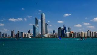 أبوظبي تستهدف توفير أدوات بديلة ونظيفة بيئيا 