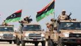 الجيش الليبي يسيطر على قاعدة عسكرية بالجنوب ويلاحق الإرهابيين