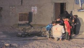 الهلال الأحمر الإماراتي يساعد أهالي اليمن - أرشيفية