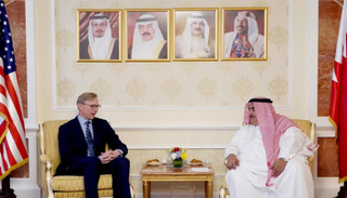 وزير الخارجية البحريني يستقبل ممثل الولايات المتحدة لشؤون إيران