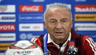 زاكيروني مدرب الإمارات