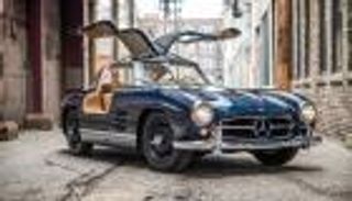 مرسيدس تعيد تصنيع سيارة 300 SL Gullwing.. عودة إلى الكلاسيكية