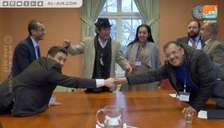 لجنة الأسرى من الوفدين خلال تسليم القوائم بستوكهلوم