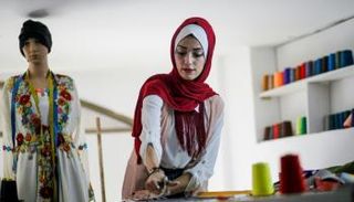 مصممة الأزياء الفلسطينية نرمين الحوراني