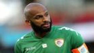 حارس عمان يتحول إلى مشجع أمام تركمانستان في كأس آسيا