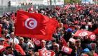 إضراب الموظفين.. زلزال يضرب حكومة الشاهد وإخوان تونس