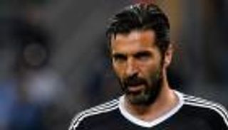 بوفون يشيد بتنافس كورتوا ونافاس في ريال مدريد