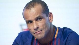 ريفالدو نجم برشلونة السابق