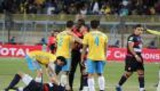 إلغاء مباراة الإسماعيلي والإفريقي بسبب شغب الجماهير