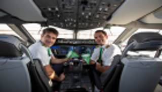 الاتحاد الإماراتية تسير أول رحلة جوية في العالم بوقود مستخلص من النبات