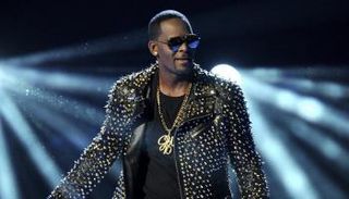 المغني آر كيلي