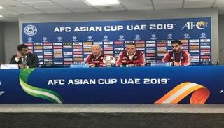 زاكيروني خلال المؤتمر الصحفي