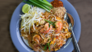 بالصور.. وجبات تايلاندية تغزو شوارع أوروبا