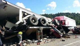 مقتل 22 وإصابة 37 بحادث تصادم في بوليفيا- صورة أرشيفية