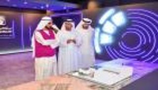 محمد بن راشد يزور بلدية دبي ويطلع على مشاريعها وسير العمل فيها