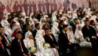 بالصور.. أكبر عرس جماعي للاجئين الفلسطينيين في لبنان