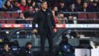 مدرب ليجانيس ينتقد حكم مباراة برشلونة