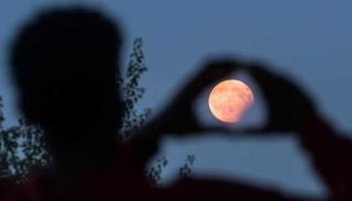 قمر الذئب الدموي العملاق - صورة أرشيفية