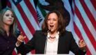 كمالا هاريس.. سمراء كاليفورنيا القوية تنافس ترامب على الرئاسة