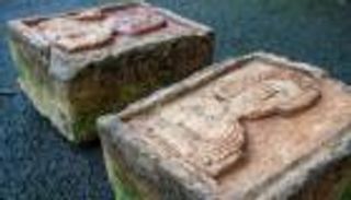 إسبانيا تستعيد منحوتتين مسروقتين عمرهما 1000 عام