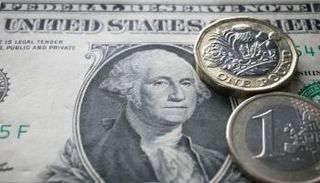 الدولار يرتفع مقابل اليورو