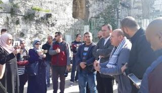 جانب من الوقفة الاحتجاجية لحراس الأقصى المبعدين