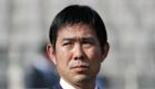 مدرب اليابان يشيد بقدرات فريقه الدفاعية