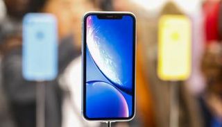 هواتف آيفون الجديدة تعتمد على شاشات OLED