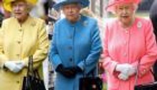 4 رسائل سرية من الملكة إليزابيث لموظفيها.. تصلهم عبر حقيبة يدها