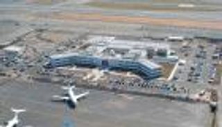 طائرة مسيرة توقف الملاحة الجوية في مطار بنيويورك 