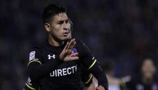 كلاوديو بايزا لاعب الأهلي السعودي الجديد